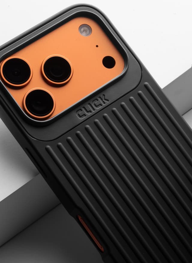 CLICK Nova case in black with ribbed grip texture, close-up on the camera cutout